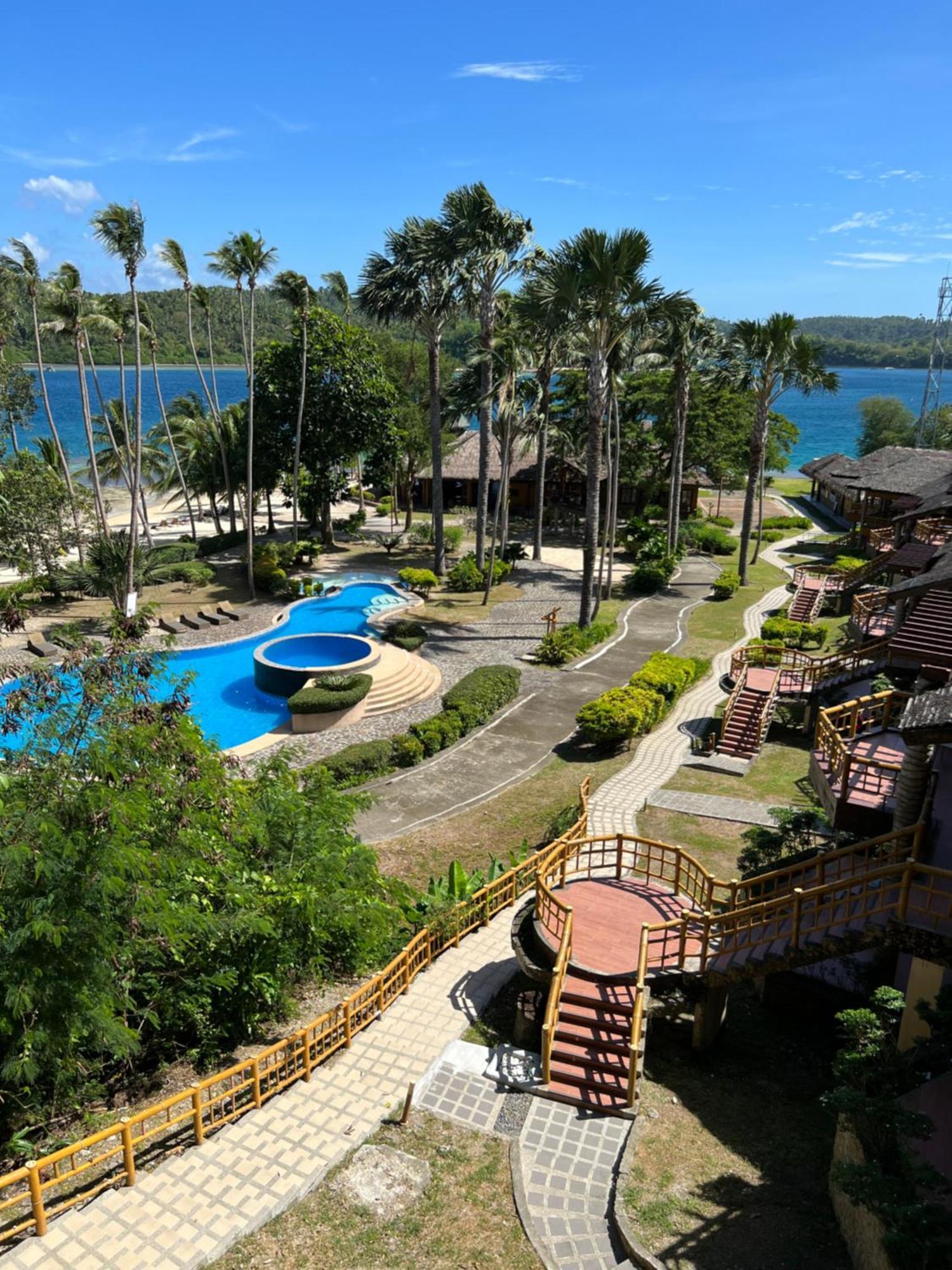 Fridays Puerto Galera Exterior foto