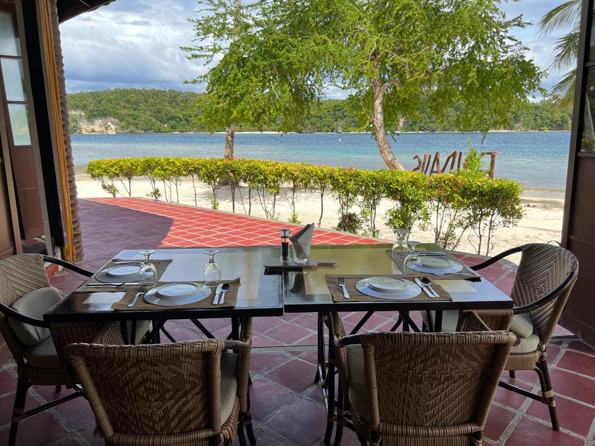Fridays Puerto Galera Exterior foto