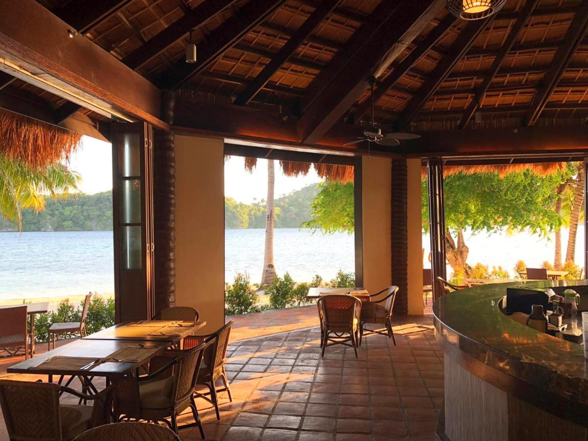 Fridays Puerto Galera Exterior foto