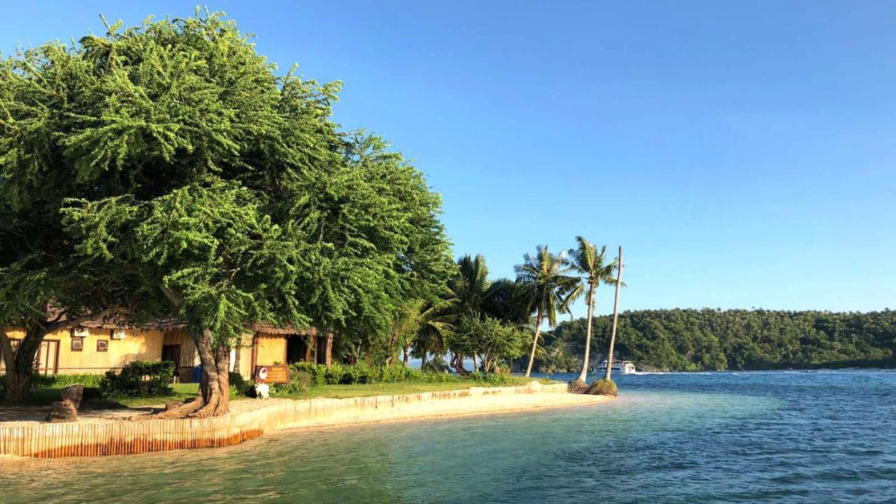 Fridays Puerto Galera Exterior foto